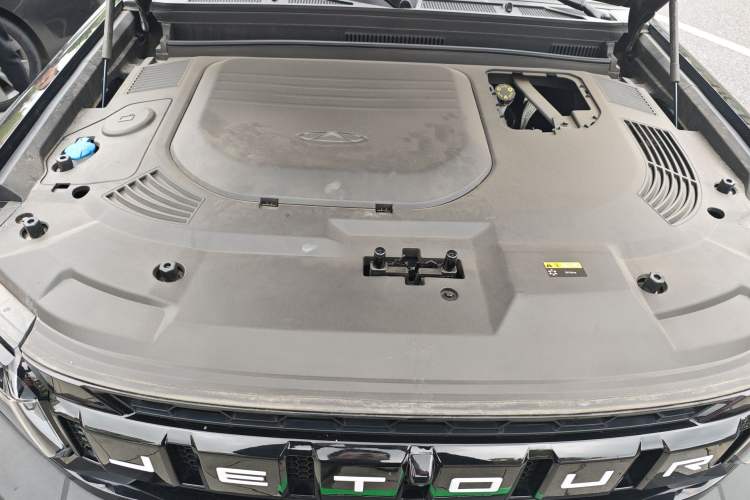 Used JETOUR Traveler 2024 2.0T All-Wheel-Drive CrossPRO+ Entertainment Edition Engine Bay