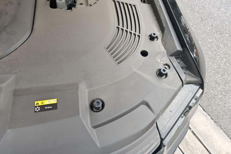 Used JETOUR Traveler 2024 2.0T All-Wheel-Drive CrossPRO+ Entertainment Edition Engine Bay Left
