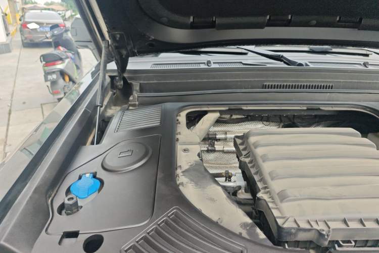 Used JETOUR Traveler 2024 2.0T All-Wheel-Drive CrossPRO Entertainment Edition Engine Bay Right