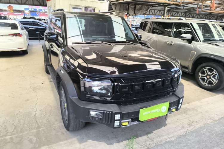 Used JETOUR Traveler 2024 2.0T All-Wheel-Drive CrossPRO Entertainment Edition Front Right 45 Deg