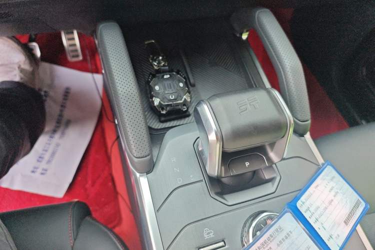 Used JETOUR Traveler 2024 2.0T All-Wheel-Drive CrossPRO Entertainment Edition Gear Lever