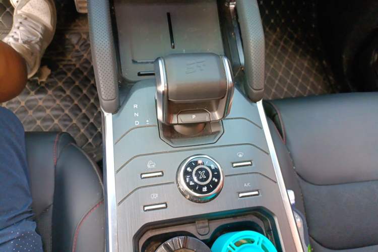 Used JETOUR Traveler 2024 2.0T All-Wheel-Drive CrossPRO+ Entertainment Edition Gear Lever