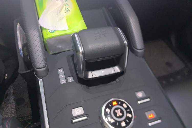 Used JETOUR Traveler 2024 2.0T All-Wheel-Drive CrossPRO Entertainment Edition Gear Lever