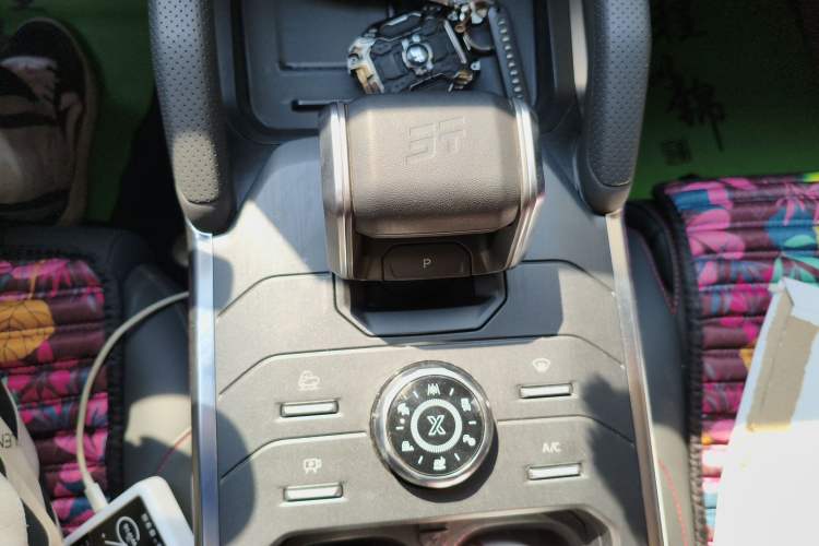 Used JETOUR Traveler 2024 2.0T All-Wheel-Drive CrossPRO+ Entertainment Edition Gear Lever