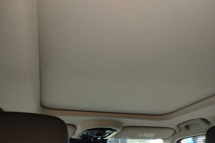 Used JETOUR Traveler 2024 2.0T All-Wheel-Drive CrossPRO Entertainment Edition Headliner