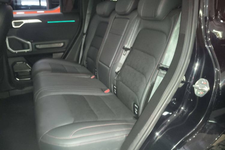 Used JETOUR Traveler 2024 2.0T All-Wheel-Drive Silver Dragon Wings Interior 1
