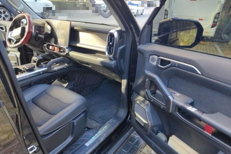 Used JETOUR Traveler 2024 2.0T All-Wheel-Drive CrossPRO Entertainment Edition Interior 3