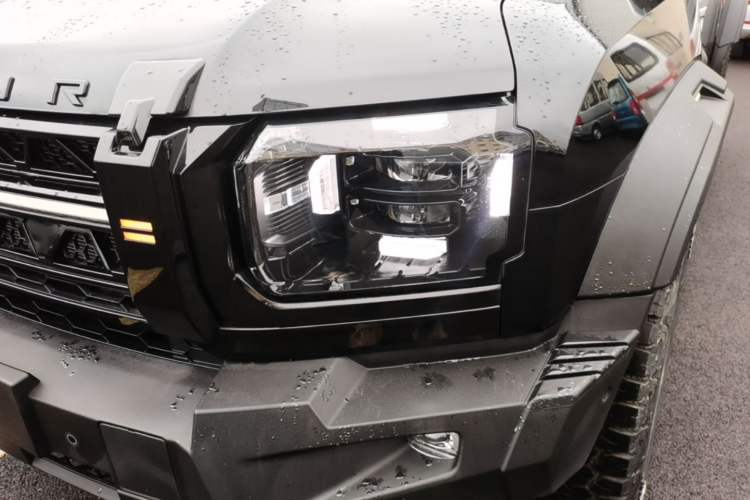 Used JETOUR Traveler 2024 2.0T All-Wheel-Drive Silver Dragon Wings Left Front Headlight