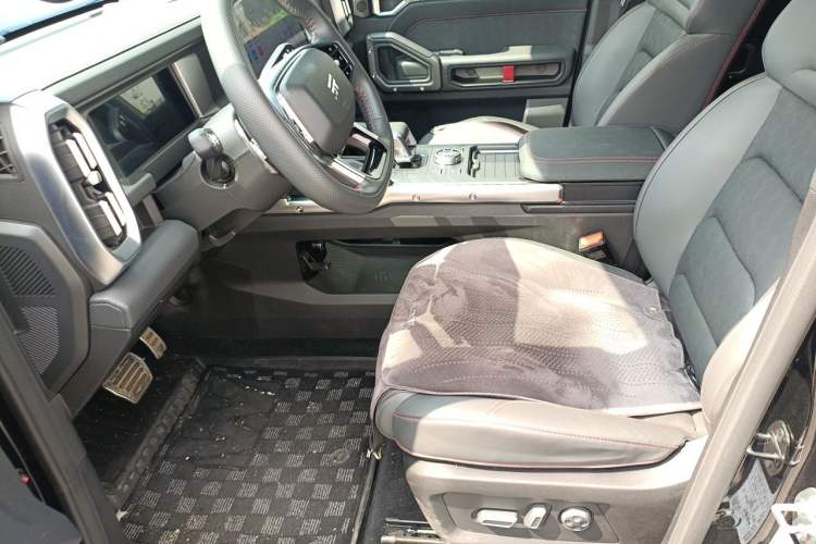 Used JETOUR Traveler 2024 2.0T All-Wheel-Drive Silver Dragon Wings Left Front Seat