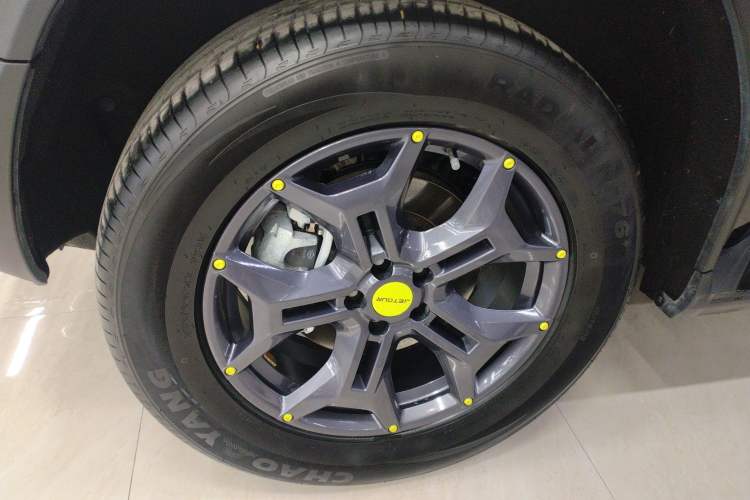 Used JETOUR Traveler 2024 2.0T All-Wheel-Drive CrossPRO Entertainment Edition Left Front Wheel Hub