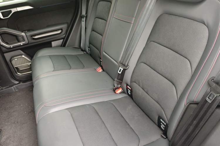 Used JETOUR Traveler 2024 2.0T All-Wheel-Drive CrossPRO+ Entertainment Edition Left Rear Seat