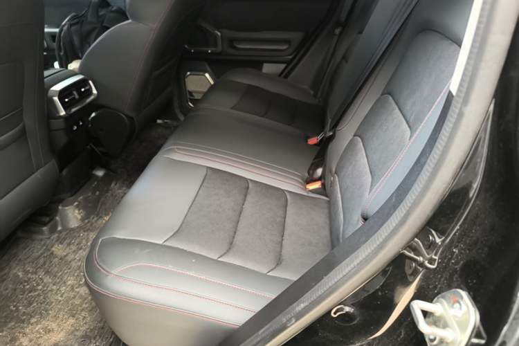 Used JETOUR Traveler 2024 2.0T All-Wheel-Drive CrossPRO Entertainment Edition Left Rear Seat