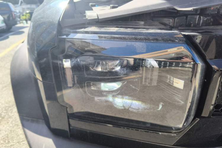 Used JETOUR Traveler 2024 2.0T All-Wheel-Drive CrossPRO+ Entertainment Edition Right Front Headlight