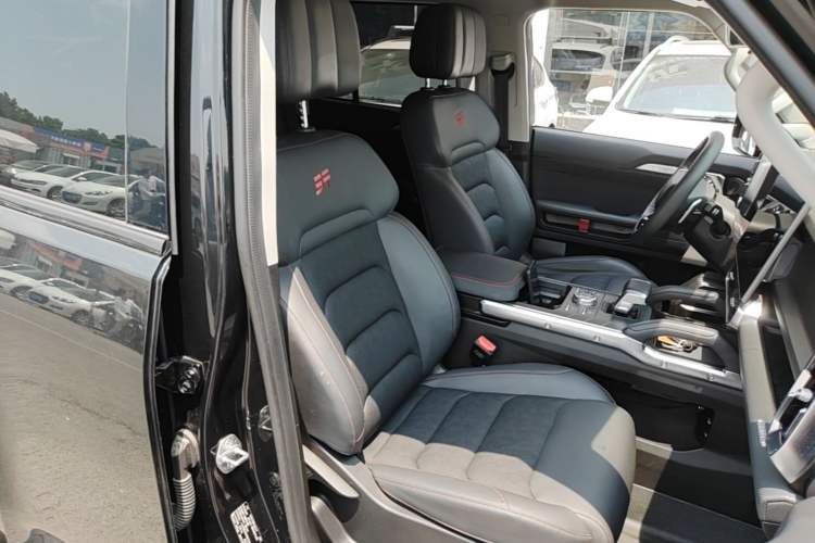 Used JETOUR Traveler 2024 2.0T All-Wheel-Drive CrossPRO Entertainment Edition Right Front Seat