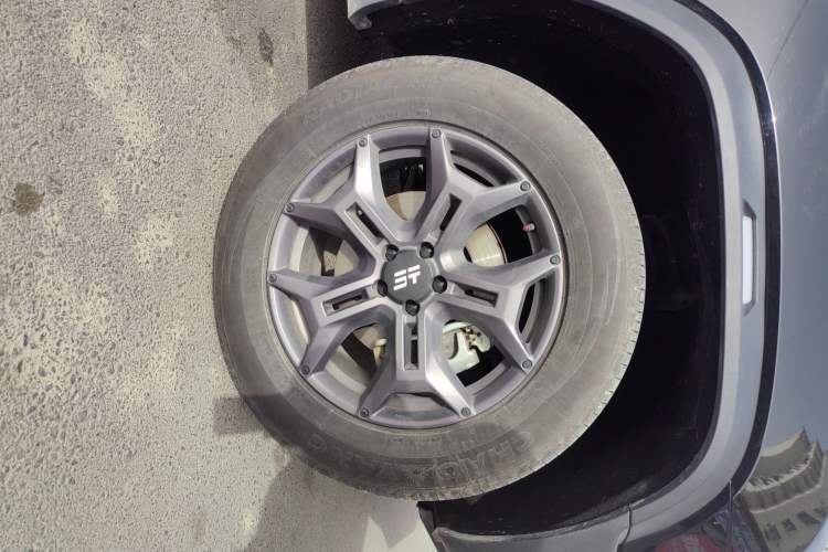 Used JETOUR Traveler 2024 2.0T All-Wheel-Drive CrossPRO Entertainment Edition Right Front Wheel Hub