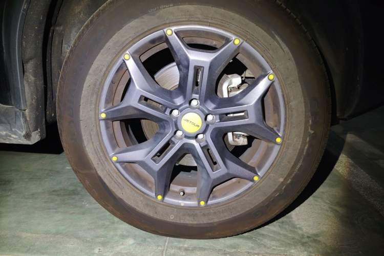 Used JETOUR Traveler 2024 2.0T All-Wheel-Drive CrossPRO Entertainment Edition Right Front Wheel Hub