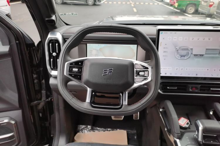 Used JETOUR Traveler 2024 2.0T All-Wheel-Drive Silver Dragon Wings Steering Wheel