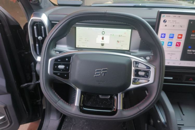 Used JETOUR Traveler 2024 2.0T All-Wheel-Drive Silver Dragon Wings Steering Wheel