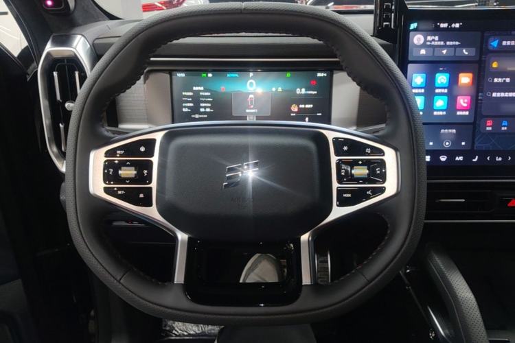Used JETOUR Traveler 2024 2.0T All-Wheel-Drive Silver Dragon Wings Steering Wheel