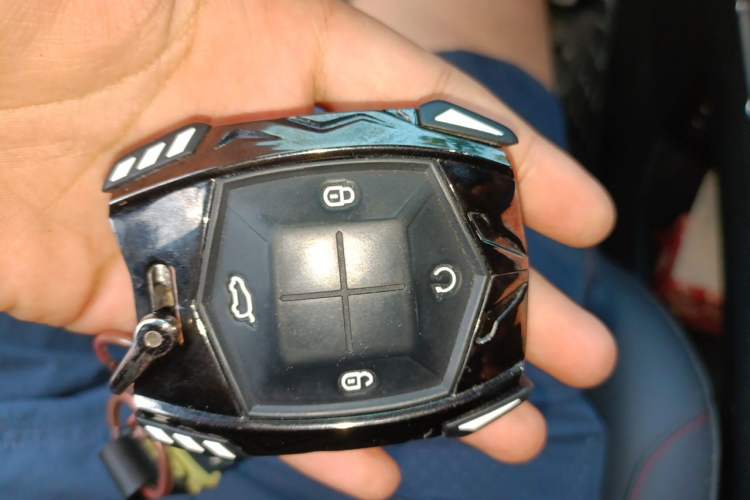 Used JETOUR Traveler 2024 2.0T All-Wheel-Drive CrossPRO+ Entertainment Edition Vehicle Key