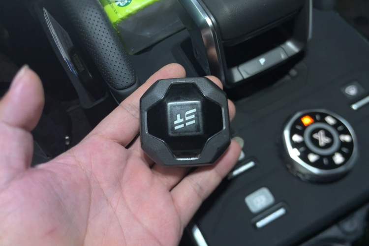 Used JETOUR Traveler 2024 2.0T All-Wheel-Drive CrossPRO Entertainment Edition Vehicle Key