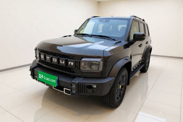 Ojetý JETOUR Traveler 2024 2.0T All-Wheel-Drive CrossPRO+ Entertainment Edition
