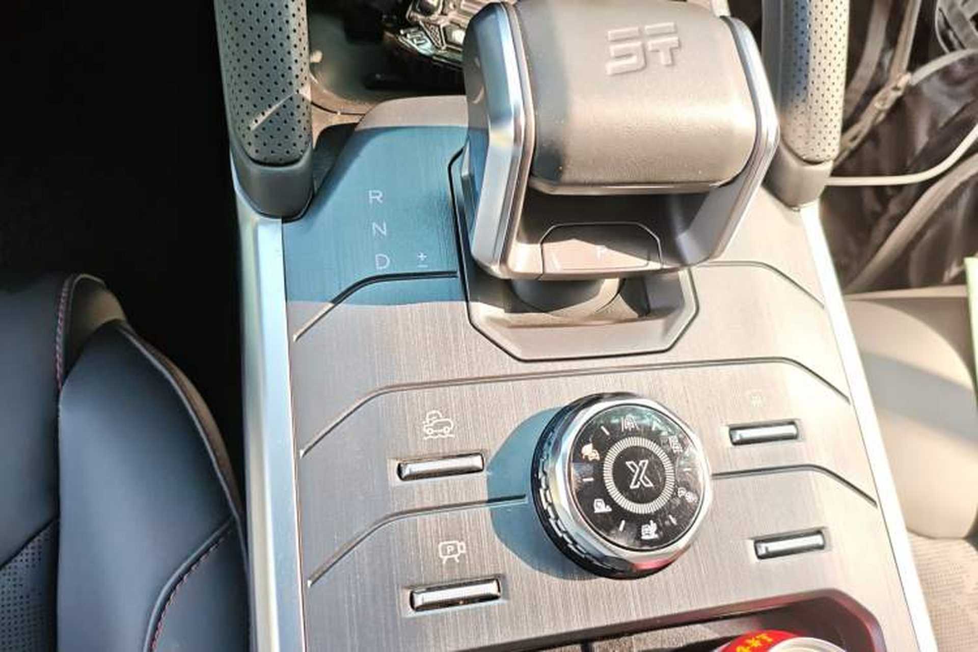 Used JETOUR Traveler 2024 2.0T All-Wheel-Drive CrossPRO Entertainment Edition Gear Lever