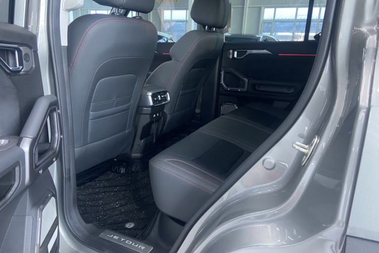 Used JETOUR Traveler 2024 2.0T All-Wheel-Drive CrossPRO Entertainment Edition Interior 5