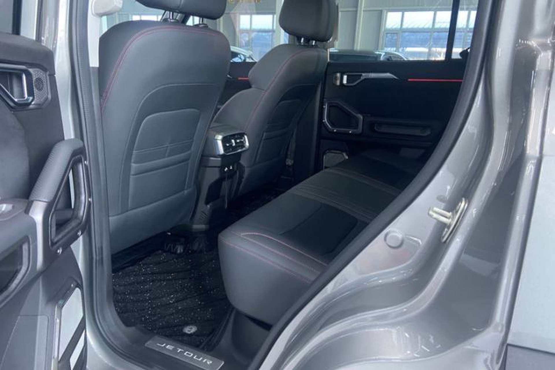 Used JETOUR Traveler 2024 2.0T All-Wheel-Drive CrossPRO Entertainment Edition Interior 5