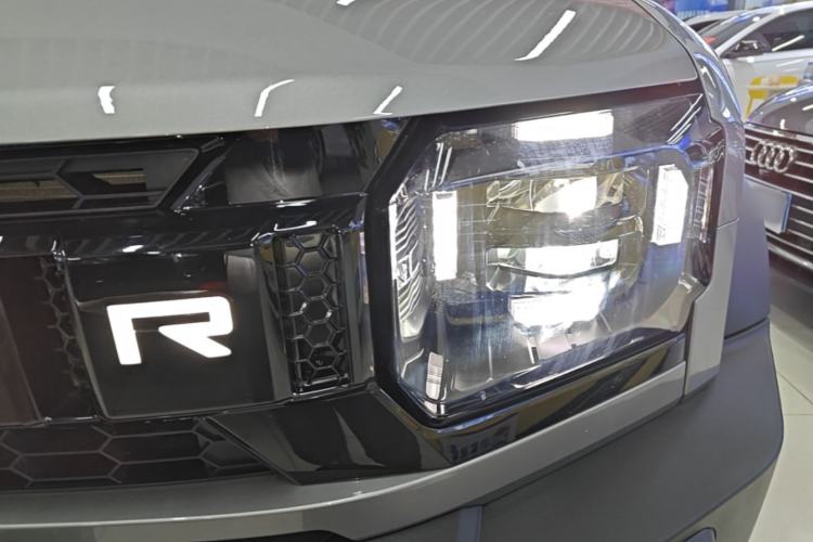 Used JETOUR Traveler 2024 2.0T All-Wheel-Drive CrossPRO Entertainment Edition Left Front Headlight