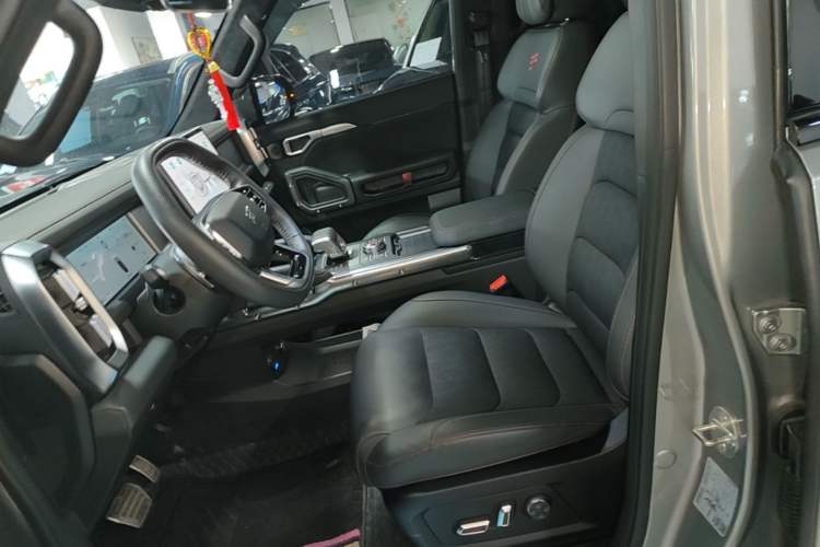 Used JETOUR Traveler 2024 2.0T All-Wheel-Drive Silver Dragon Wings Left Front Seat