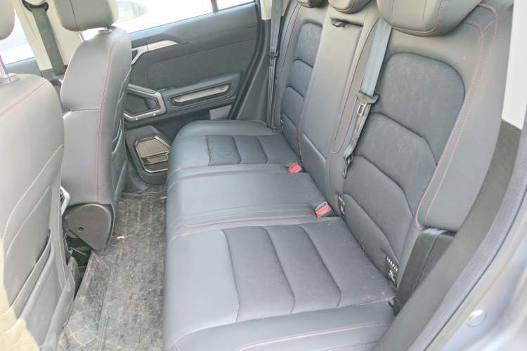 Used JETOUR Traveler 2024 2.0T All-Wheel-Drive CrossPRO Entertainment Edition Left Rear Seat