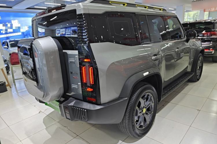 Used JETOUR Traveler 2024 2.0T All-Wheel-Drive CrossPRO Entertainment Edition Rear Right 45 Deg