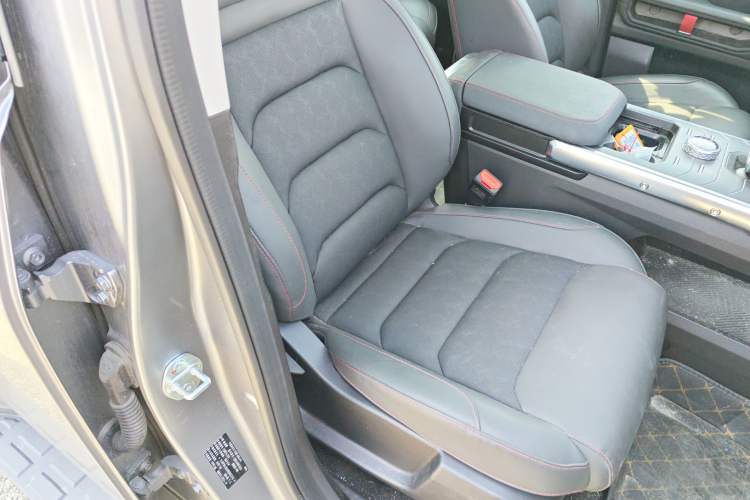 Used JETOUR Traveler 2024 2.0T All-Wheel-Drive CrossPRO Entertainment Edition Right Front Seat