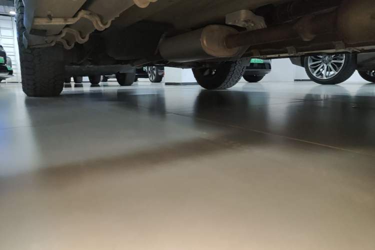 Used JETOUR Traveler 2024 2.0T All-Wheel-Drive Silver Dragon Wings Right Side Sill