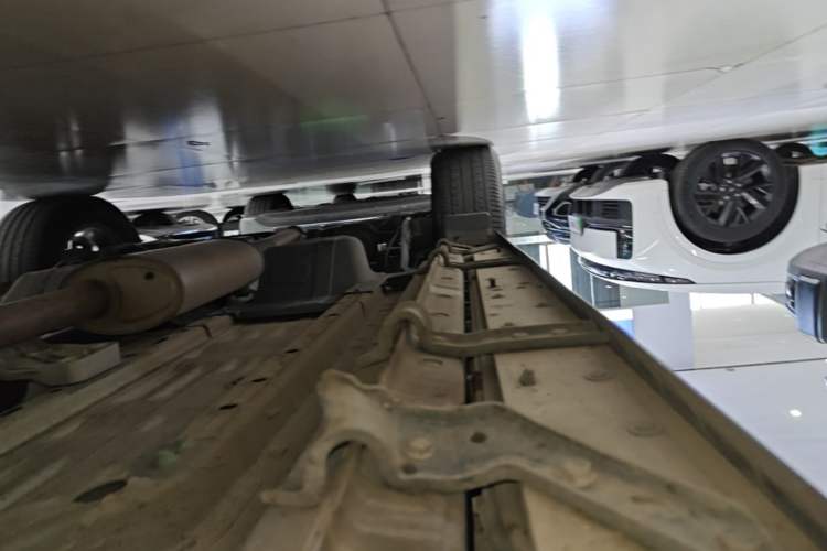 Used JETOUR Traveler 2024 2.0T All-Wheel-Drive CrossPRO Entertainment Edition Right Side Sill