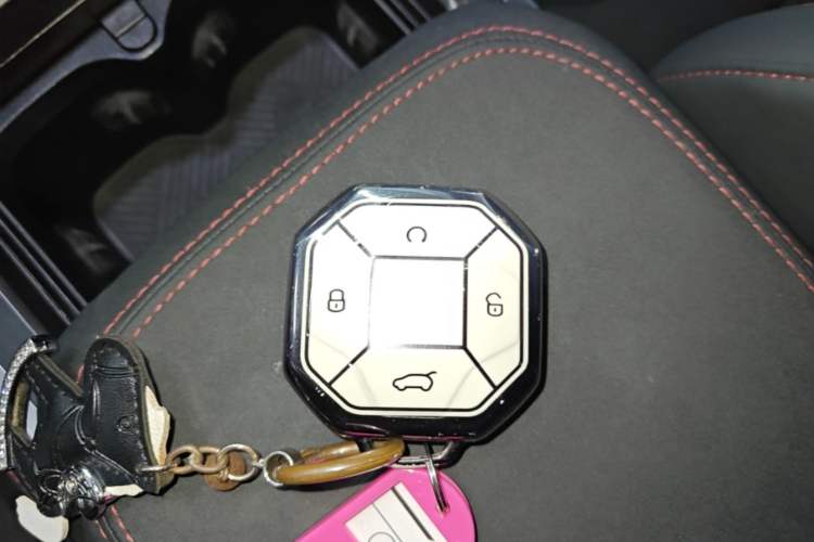 Used JETOUR Traveler 2024 2.0T All-Wheel-Drive CrossPRO Entertainment Edition Vehicle Key