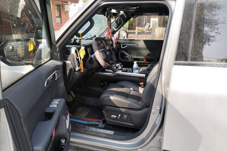 Used JETOUR Traveler 2024 2.0T All-Wheel-Drive Silver Dragon Wings Driver Seat