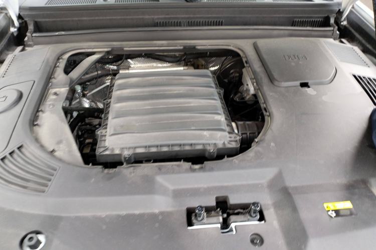Used JETOUR Traveler 2024 2.0T All-Wheel-Drive Silver Dragon Wings Engine Bay