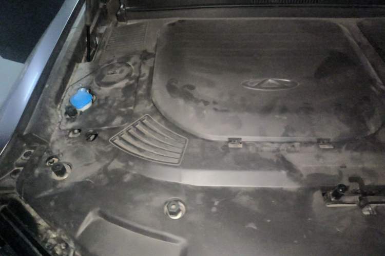 Used JETOUR Traveler 2024 2.0T All-Wheel-Drive CrossPRO+ Entertainment Edition Engine Bay Right