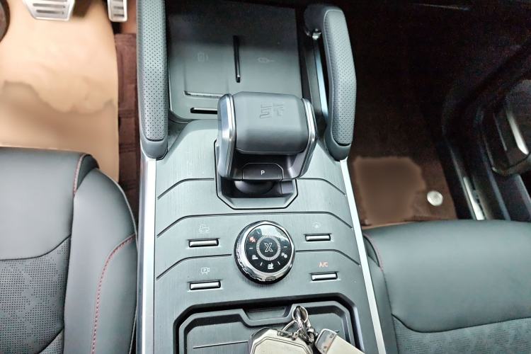 Used JETOUR Traveler 2024 2.0T All-Wheel-Drive CrossPRO Entertainment Edition Gear Lever
