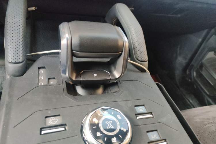 Used JETOUR Traveler 2024 2.0T All-Wheel-Drive CrossPRO+ Entertainment Edition Gear Lever