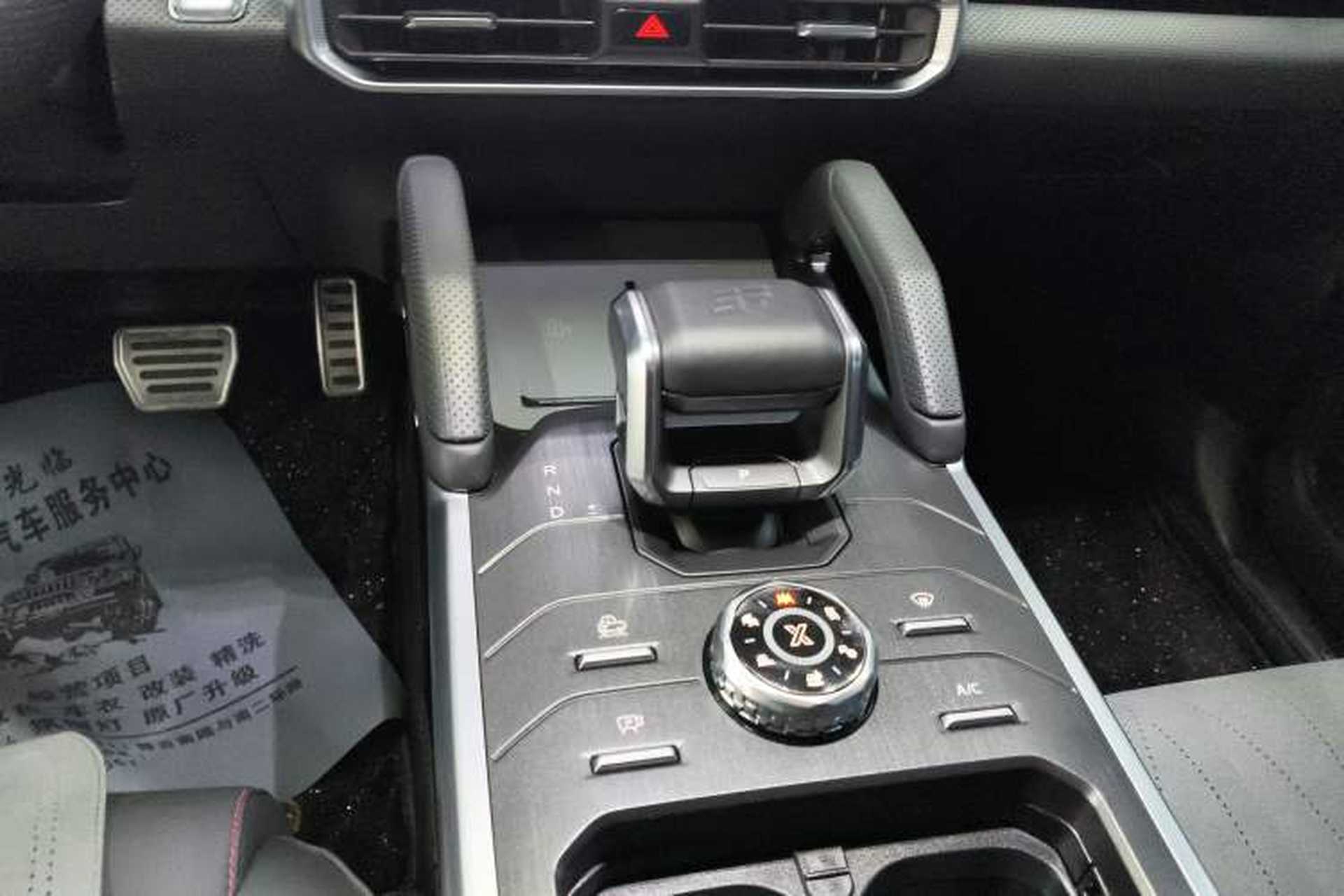 Used JETOUR Traveler 2024 2.0T All-Wheel-Drive CrossPRO Entertainment Edition Gear Lever