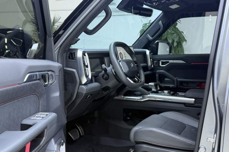 Used JETOUR Traveler 2024 2.0T All-Wheel-Drive CrossPRO+ Entertainment Edition Interior 8