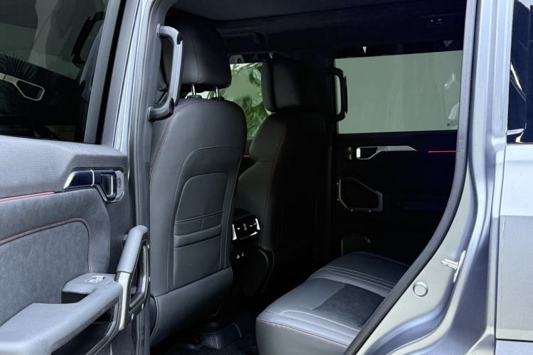 Used JETOUR Traveler 2024 2.0T All-Wheel-Drive CrossPRO+ Entertainment Edition Interior 9