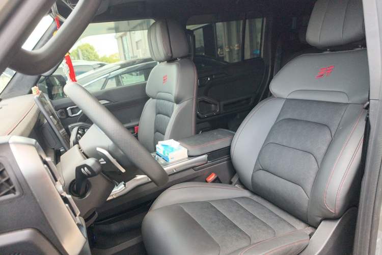 Used JETOUR Traveler 2024 2.0T All-Wheel-Drive Silver Dragon Wings Left Front Seat