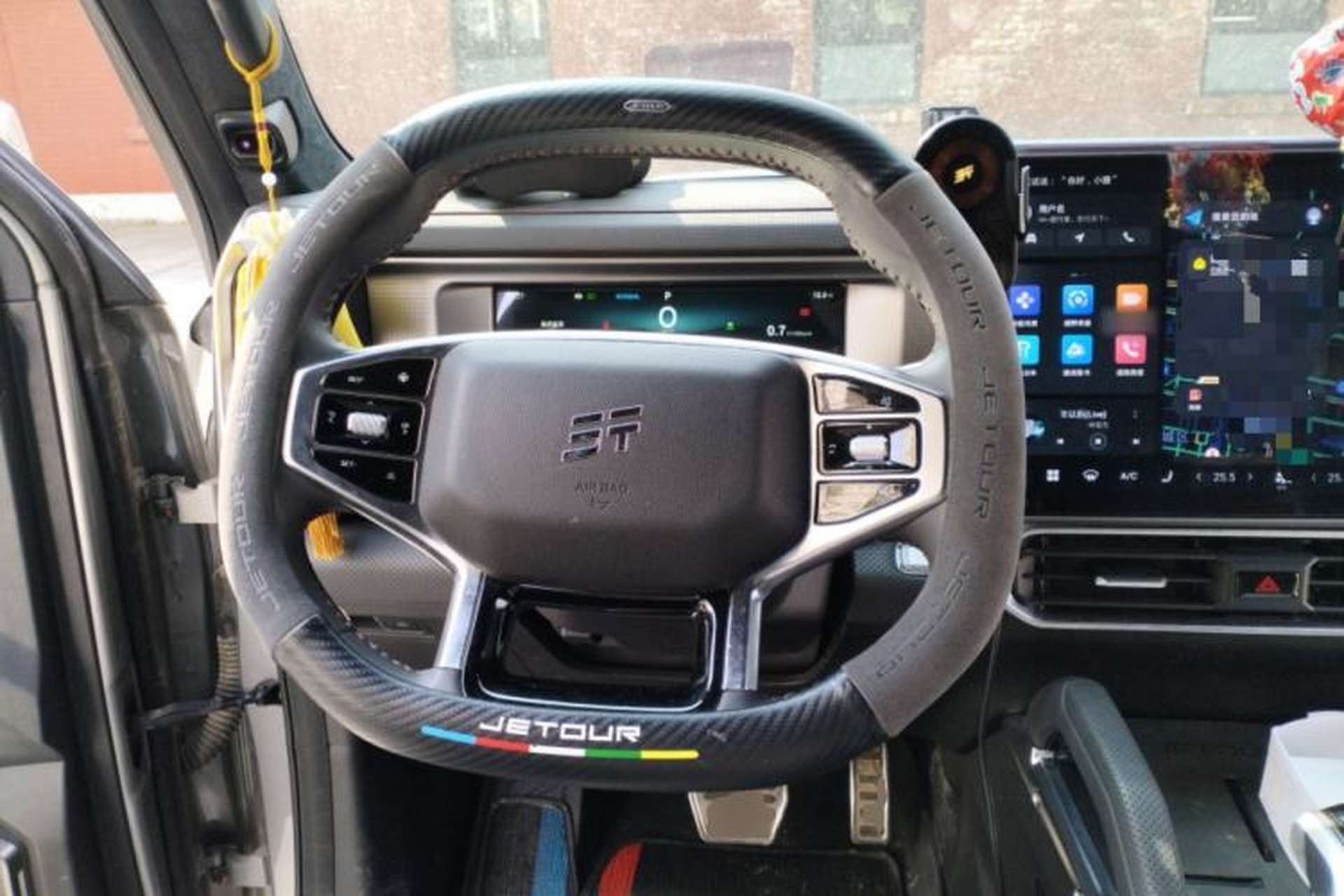 Used JETOUR Traveler 2024 2.0T All-Wheel-Drive Silver Dragon Wings Steering Wheel