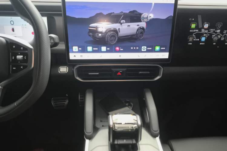 Used JETOUR Traveler 2024 2.0T All-Wheel-Drive Silver Dragon Wings Audio And AC Panel