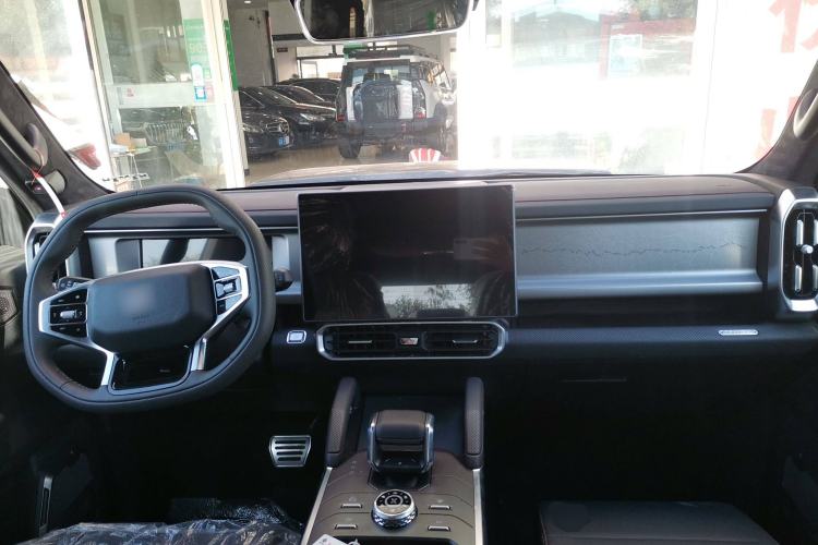 Used JETOUR Traveler 2024 2.0T All-Wheel-Drive Silver Dragon Wings Center Console