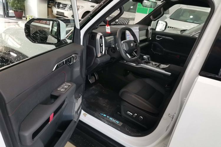 Used JETOUR Traveler 2024 2.0T All-Wheel-Drive Silver Dragon Wings Driver Seat
